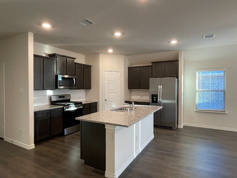 Building Photo - 759 Philadelphia St