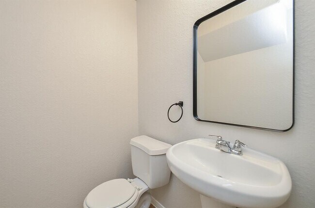 Building Photo - 15219 Bartlett Landing Dr