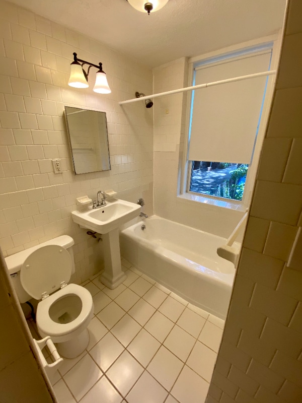 Building Photo - 1862 Beacon St