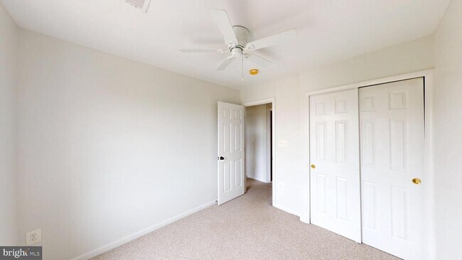 Building Photo - 502 Legrace Terrace NE