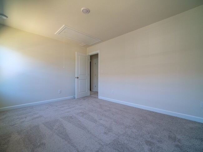 Building Photo - 515 Nixon Rd