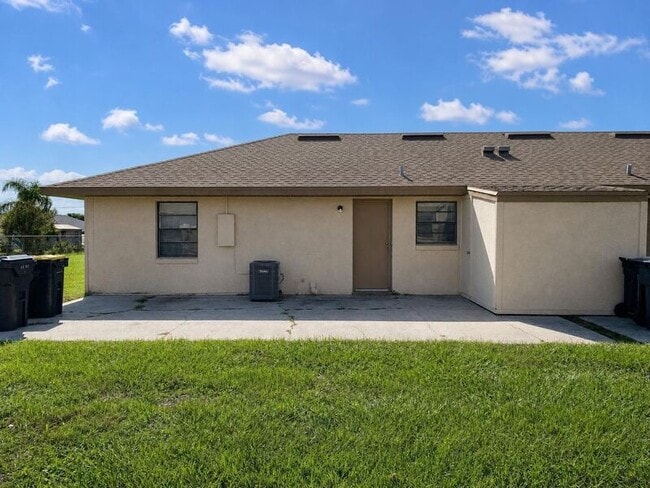 Building Photo - 3931 Spoonbill Ct