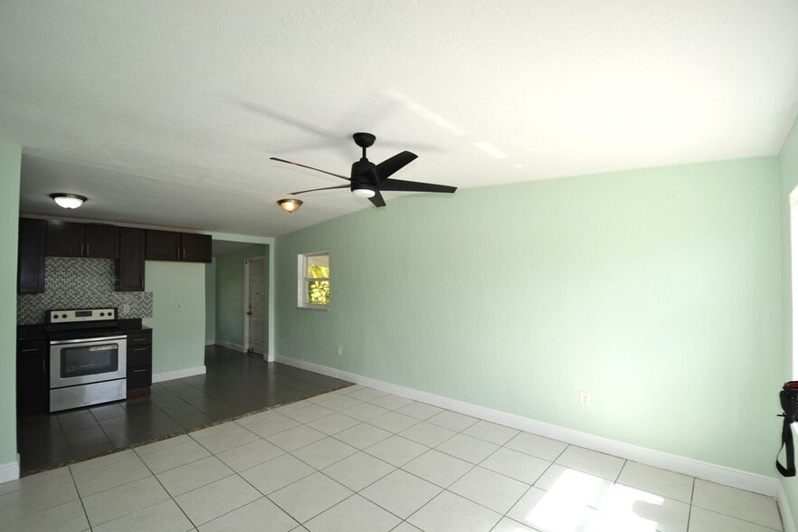 Building Photo - 1324 Brookhill Dr