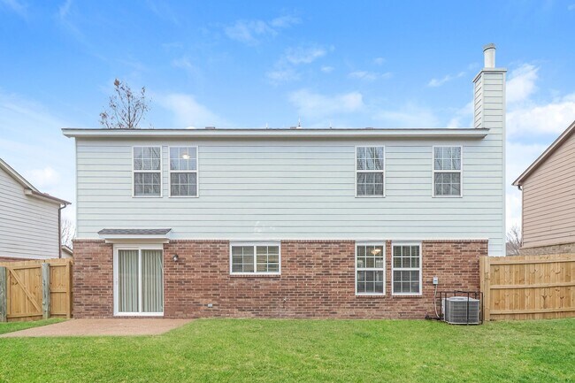 Building Photo - 10071 Branley Oak Dr