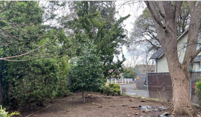 Building Photo - 2Bd/2Ba Two-Story Home - Available Soon!