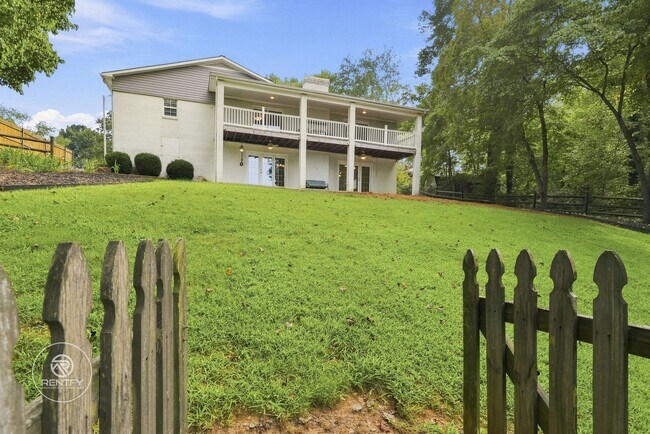 Building Photo - 7088 Wateredge Dr