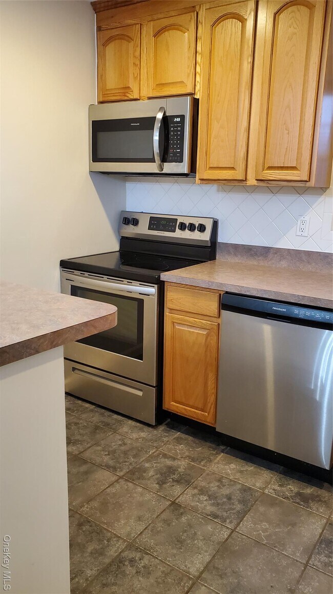 Building Photo - 101 Sylvan Ave