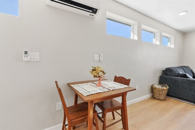 Building Photo - 304 Cliff Swallow Ave