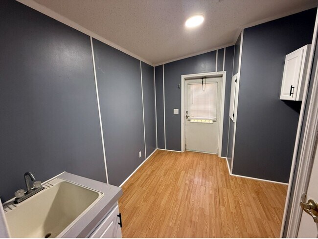 Building Photo - 3 Bedroom / 2 Bath House On An Acre