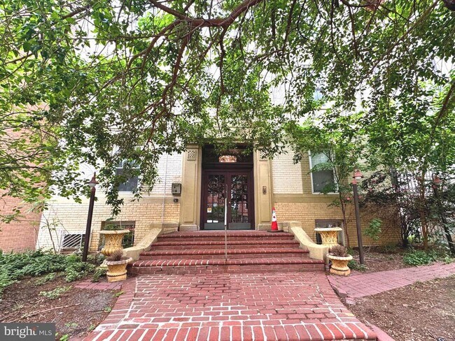 Building Photo - 1322 15th St NW