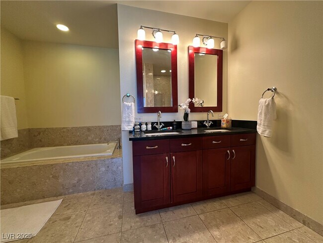 Building Photo - 4575 Dean Martin Dr