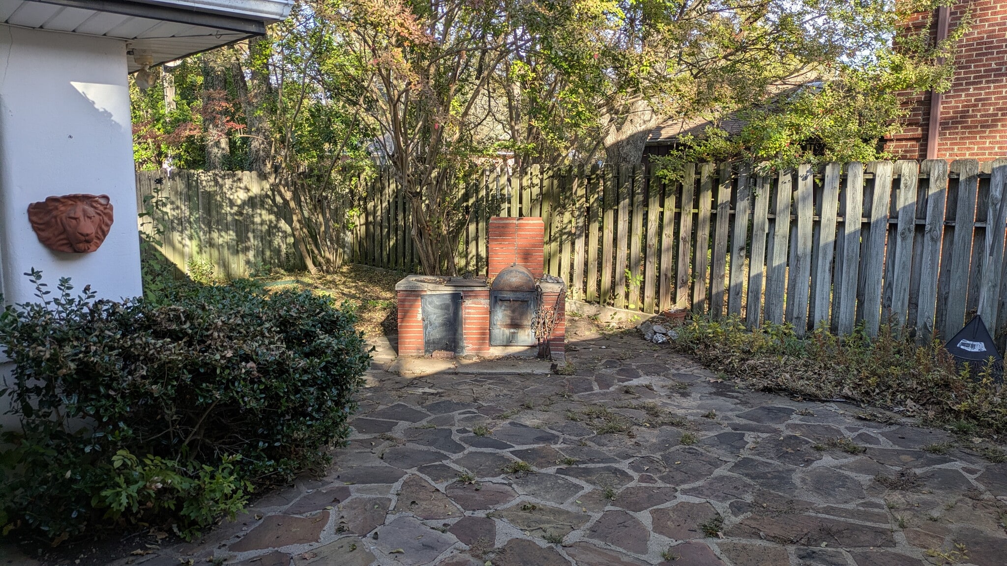 Building Photo - 1816 W Main St