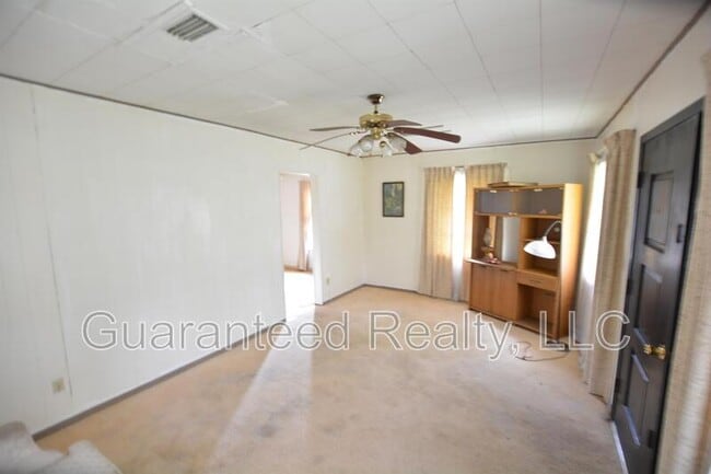 Building Photo - 1465 E Boulevard St