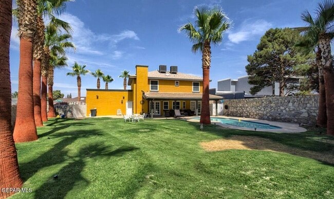 Building Photo - 1933 Gus Moran St