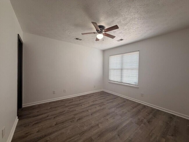 Building Photo - 1026 Wuthering Way