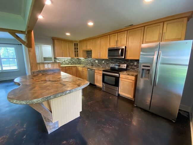 Building Photo - 7076 Wickshire Cove E