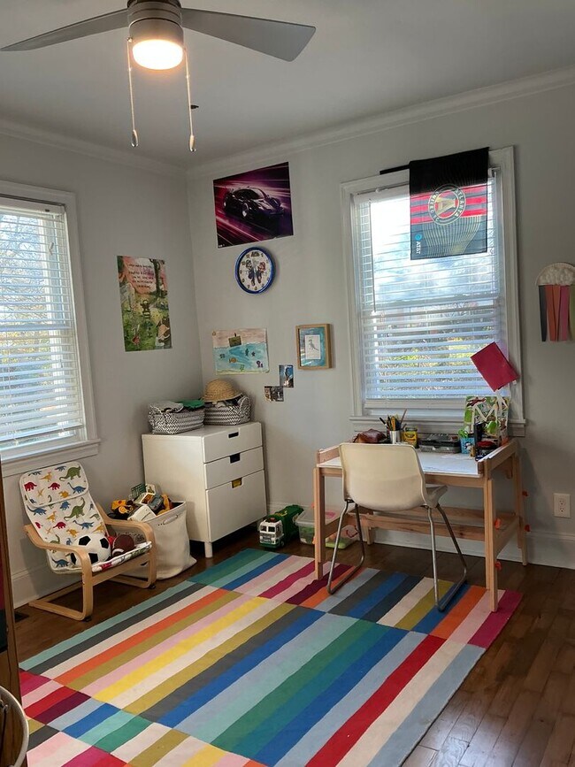 Building Photo - Charming 3 bedroom/ 2 bathroom in Normaltown, Home Close to UGA and Hospitals!