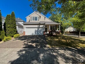 Building Photo - Gorgeous 4 Bed, 2.5 Bath House!
