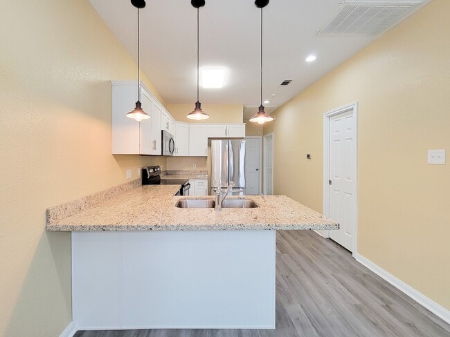 Building Photo - 16361 Eastchase St