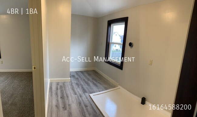 Building Photo - 1122 Broadway Ave NW