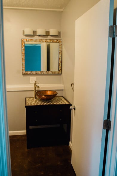 Building Photo - 3321 N Kinser Pike