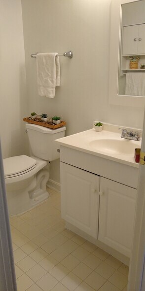 Building Photo - 13607 Orchard Dr