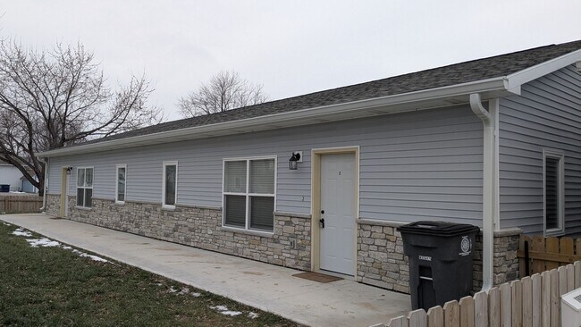 Building Photo - 1600 4th Ave