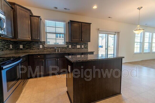 Building Photo - 508 Eagles Wy