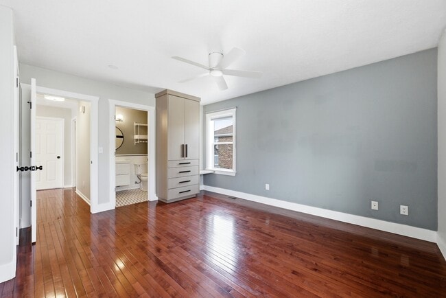 Building Photo - 574 Pugsley St