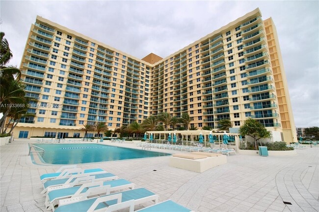 Building Photo - 2501 S Ocean Dr