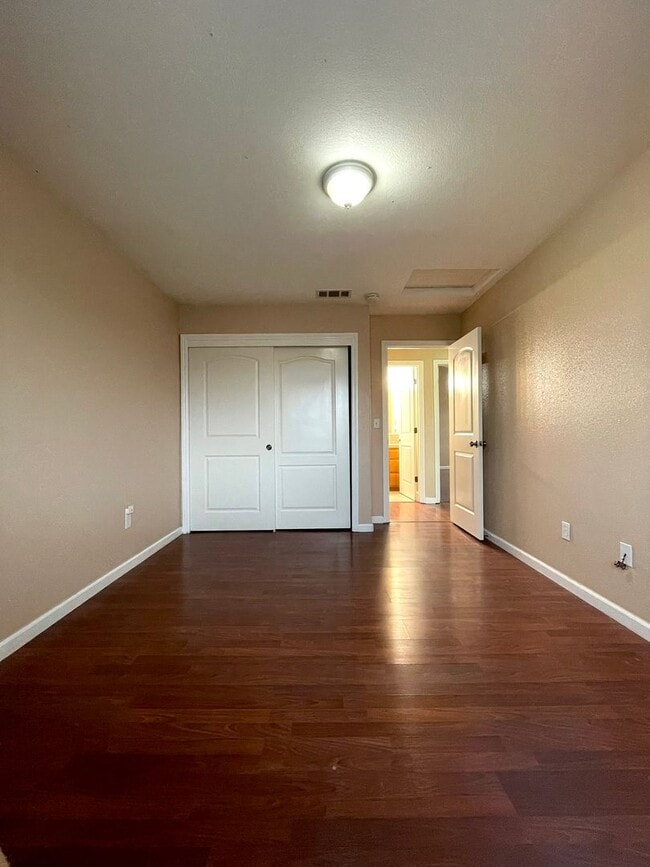 Building Photo - Half off 1st month's rent