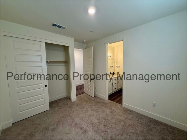 Building Photo - 6915 Jewel Cave Ct.