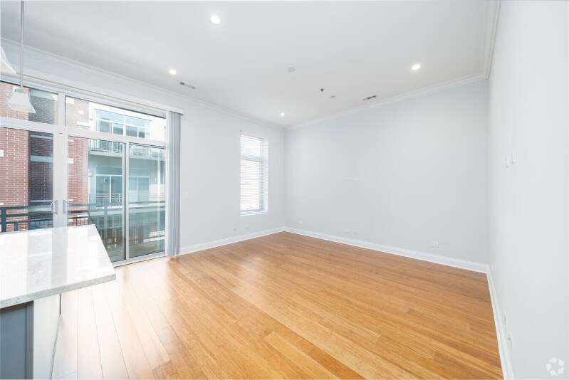 Building Photo - 1046 W Monroe St