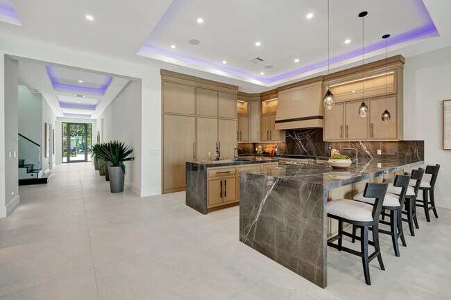Building Photo - 416 S Lake Dr
