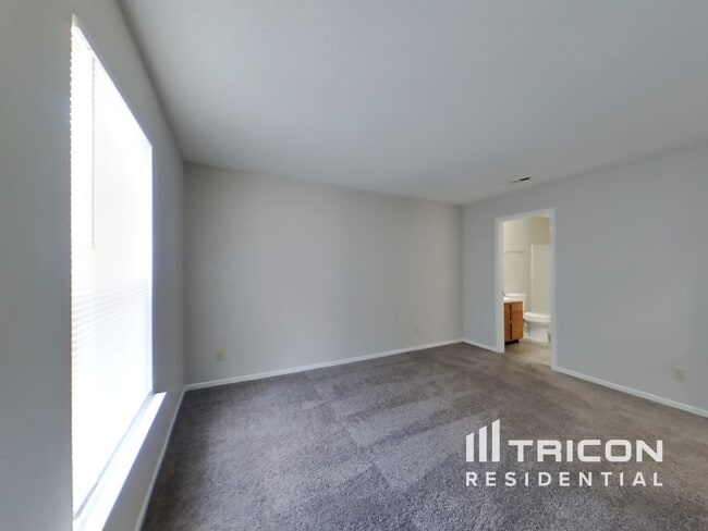 Building Photo - 2314 Collins Way
