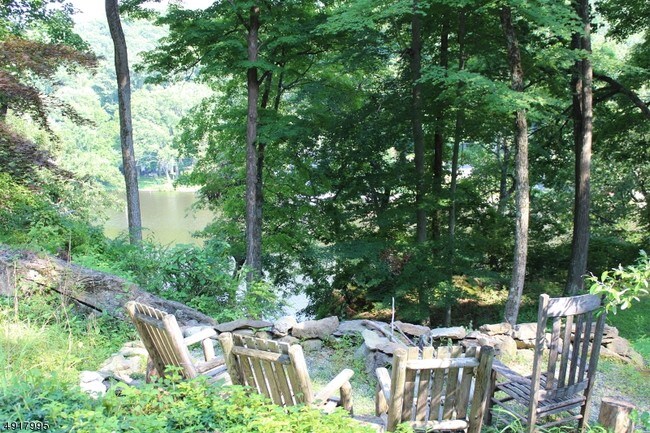 Building Photo - 920 Ridge Rd