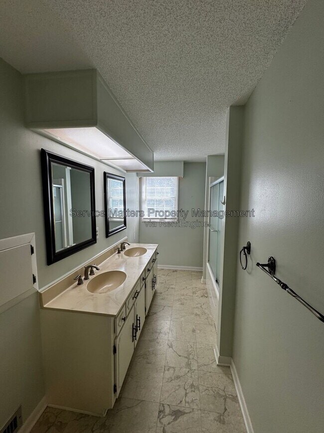 Building Photo - 1708 Briza Del Mar Dr