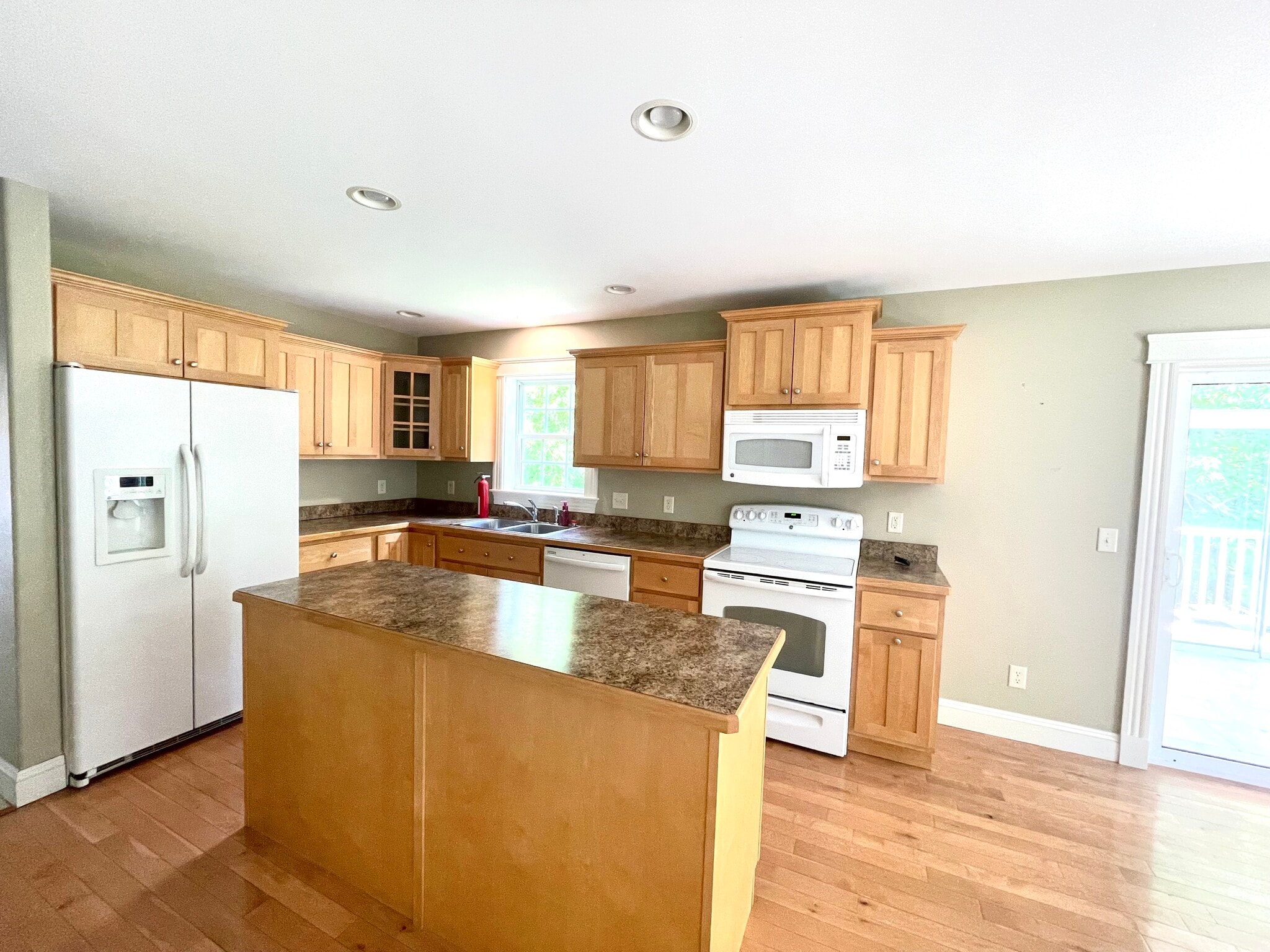 Building Photo - 31 Sergeant Ln