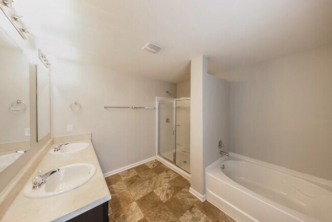 Building Photo - Spacious 4-Bedroom Calera Home