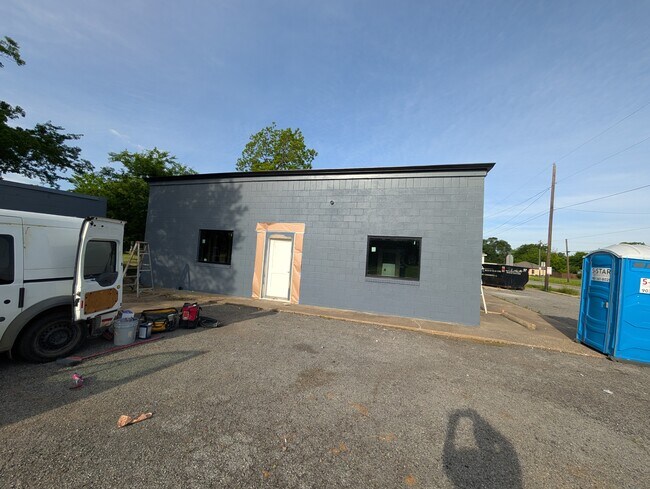 Building Photo - 430 E Brockett St
