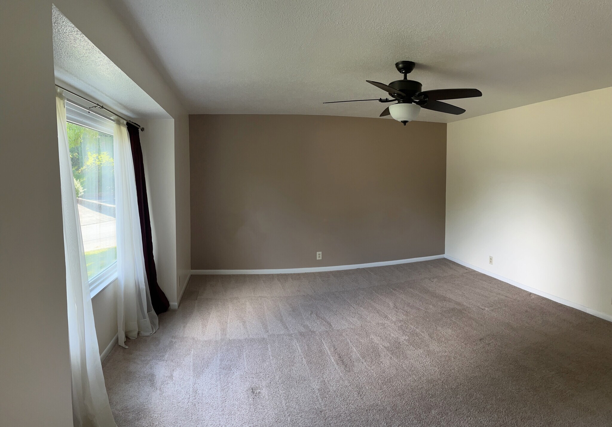 Building Photo - 232 Shawn Dr