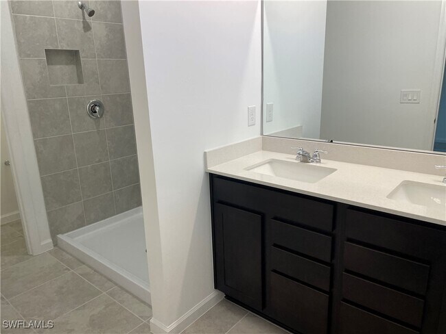 Building Photo - 1519 Fells Cove Ln