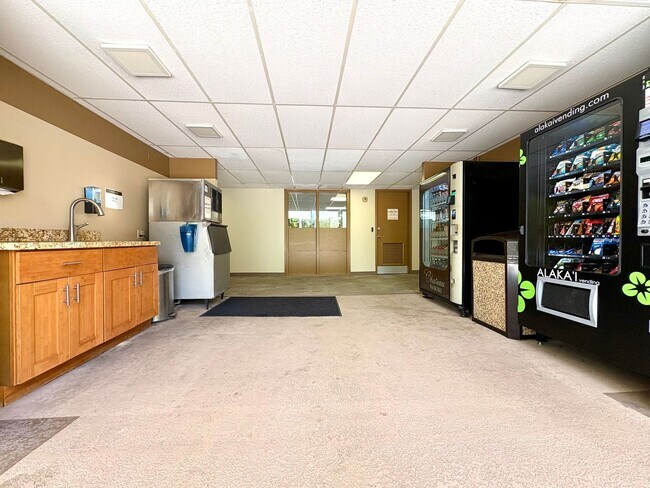 Building Photo - Available Now- 1 BED/1 BATH/2 PRKG in Chateau Waikiki! ALL Utilities Included, 6 Mo. Lease, Fully...