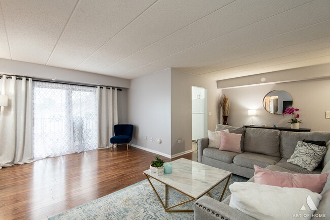 Building Photo - 11110 E Cove Cir