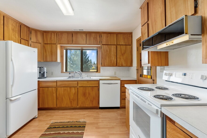 Building Photo - 3643 Lois Dr