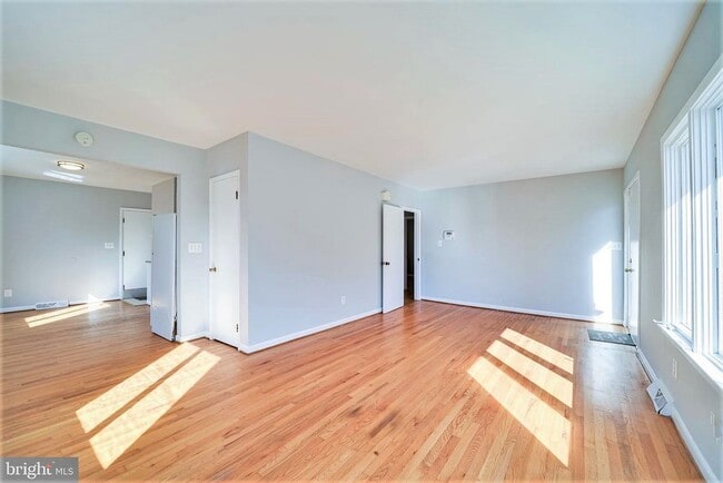 Building Photo - 1912 S Glebe Rd