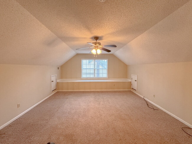 Building Photo - 802 N Taylor Ct