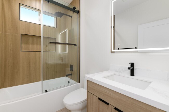 Building Photo - 5142 Los Robles Dr