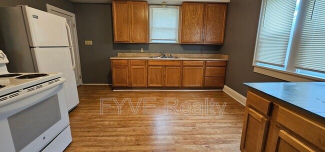 Building Photo - 5154 13th St SW