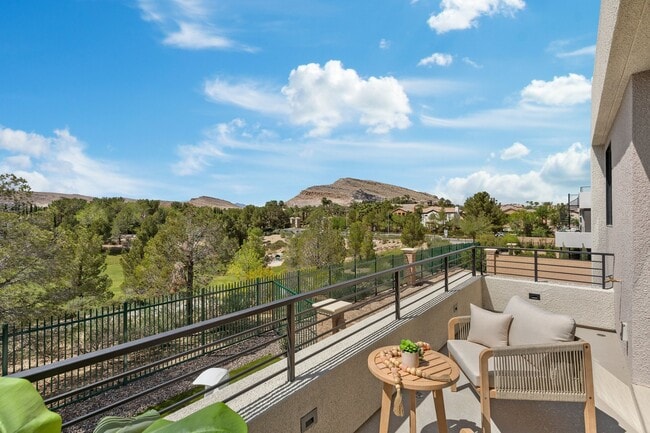 Building Photo - 4053 Heron Fairway Dr